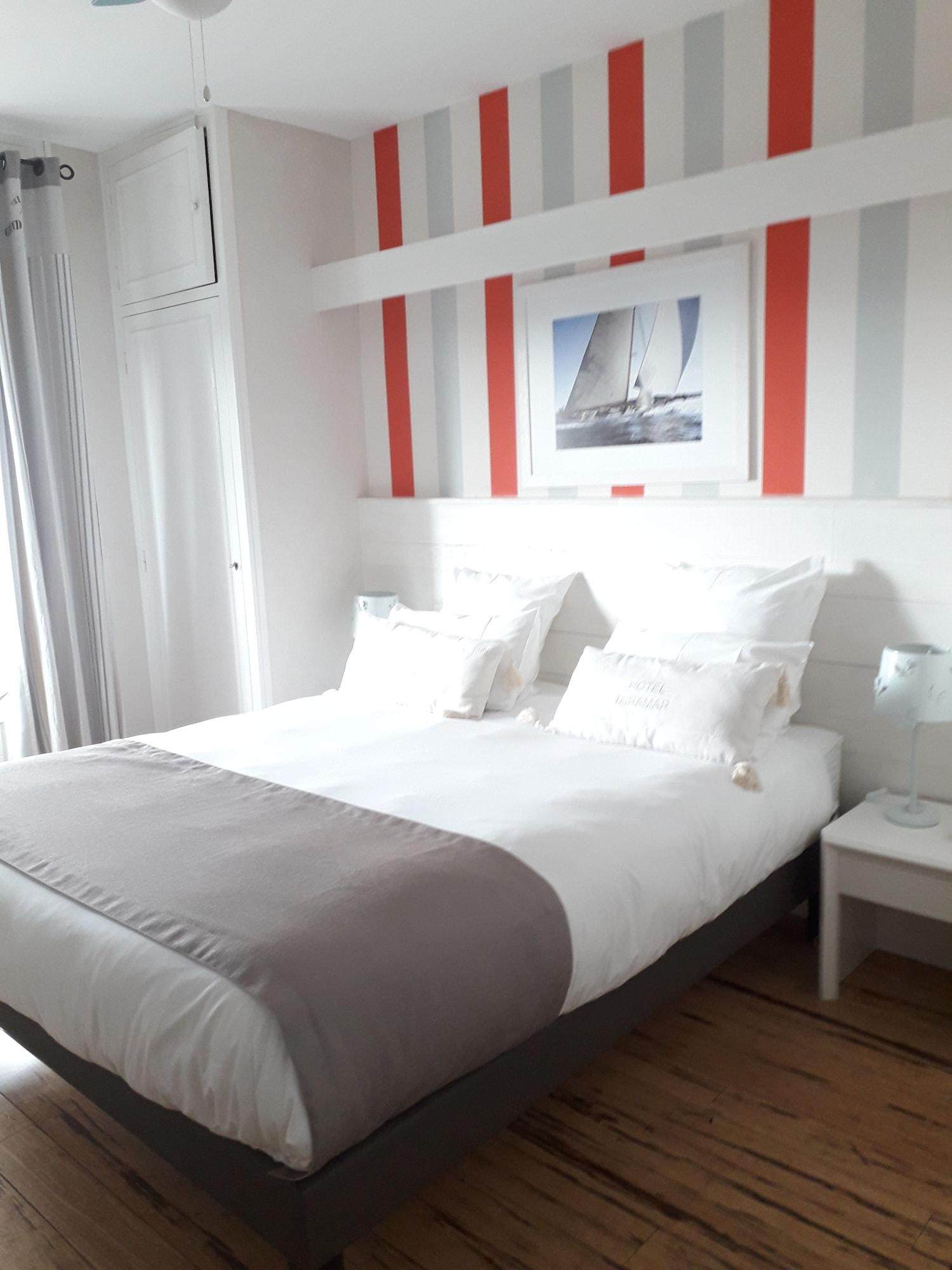Hotel The Originals Miramar, Royan Pontaillac Bagian luar foto