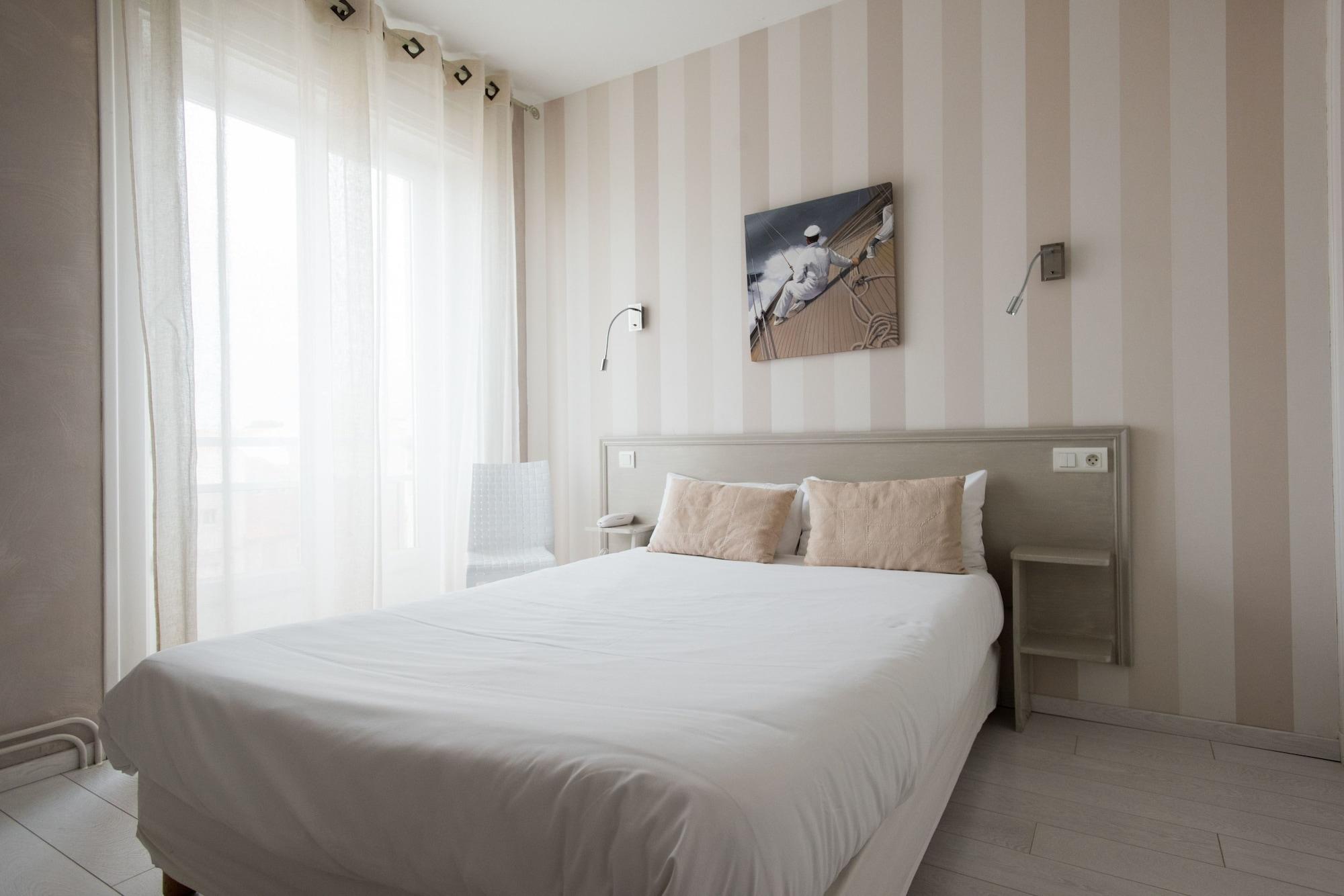 Hotel The Originals Miramar, Royan Pontaillac Bagian luar foto